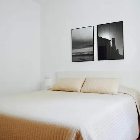Fantastic 1 Bedroom In The Centre Of *