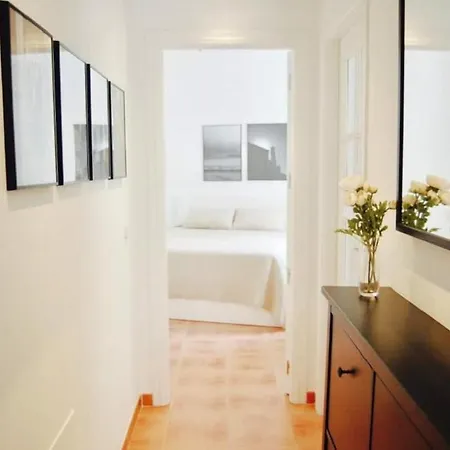Fantastic 1 Bedroom In The Centre Of 아파트 네르하
